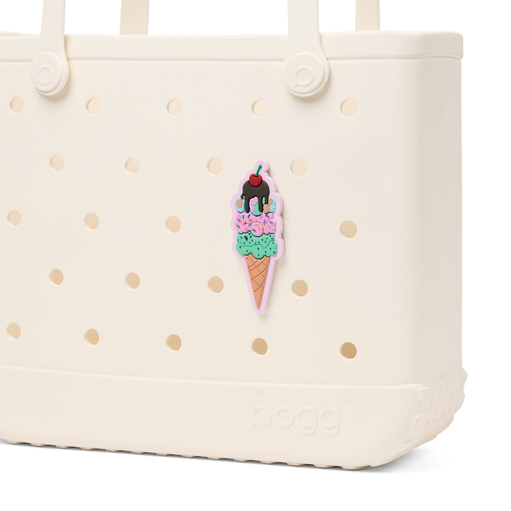 Bogg Bit Ice Cream Cruise Ship Essentials Tote Luxury Easy Clean Accessory Organizer Pouch for Pool Activities